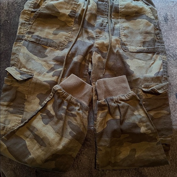 Brand new mom jeans size 5 & 3 pairs used skinny jeans size 5 & joggers s - Picture 6 of 6